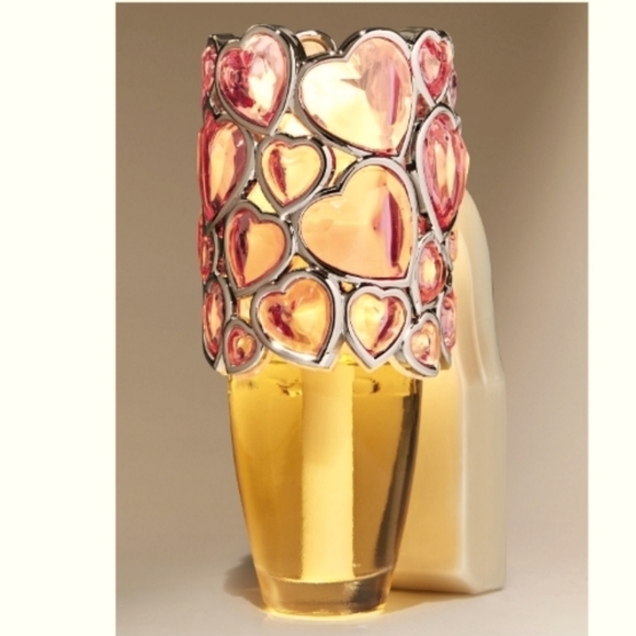 PINK HEARTS NIGHTLIGHT WALLFLOWERS PLUG BY BATH AND BODY WORKS - Picture 2 of 4